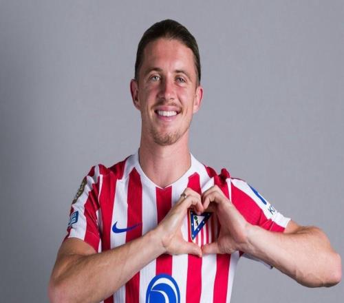 罗马诺：在本坦库尔受伤后，，，热刺也询问了加拉格尔的转会条件