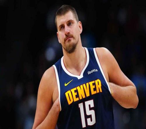 有意思,NBA裁判们再也不用担心掘金队的约基奇会骂他们了