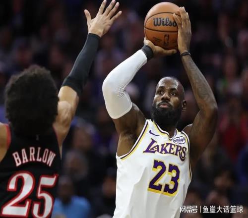 NBA最新排名!湖人两队甩开火箭,卫冕冠军15连胜,勇士喜上加喜
