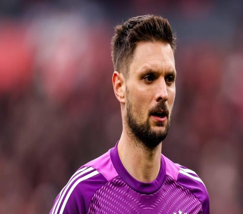 拜仁官方：乌尔赖希右内收肌肌束撕裂三位门将全部受伤