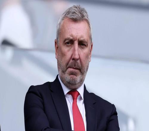 TA：公開質(zhì)疑架構(gòu)與戰(zhàn)績(jī)壓力并存，阿莫林在曼聯(lián)處境變得緊張