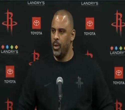 输公牛发布会!乌度卡不满开局态度,甩锅裁判判罚,回应替补9分