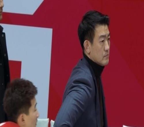 险遭29分大逆转!王博:第四节从防守做起,多进行球轮转稳住局势