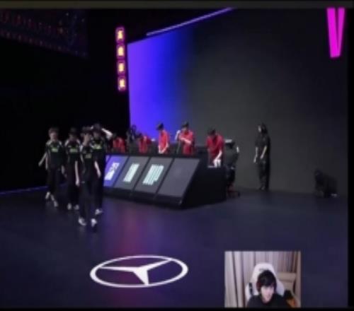 Lwx：這霞不是正常人顫抖吧登峰組，我B神回來了！