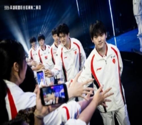 LPL發布TES賽後返圖：一往無前，恭喜TES豪取五連勝！