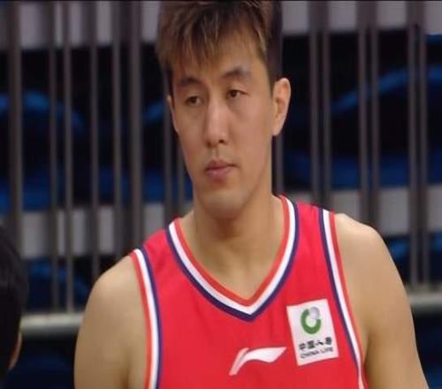 郭艾倫傷退，山東男籃爆冷不敵廣州，克裏斯22+16被徐昕連續大帽