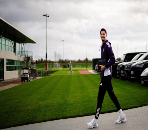 记者:曼联明年6月将举办卡灵顿基地一日游,有望日赚10万镑