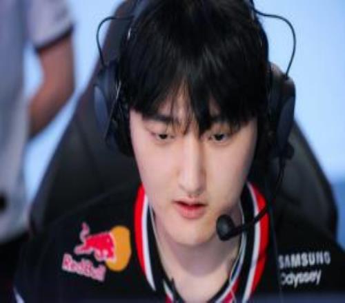 快进到鸡蛋偷走了Peyz的人生Peyz是否完美替代Guma在T1的战术地位