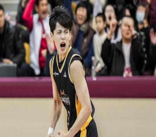 联赛第一!杨舒予14分广东女篮22分大胜湖北卫冕冠军6战全胜