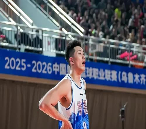 被格兰带队征服!明确末节阵容+盘活防守,冯傲吴冠希成最大赢家