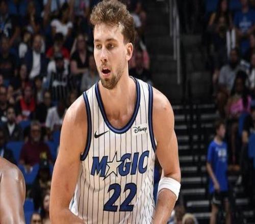 小瓦格纳17+5韦尔24+10魔术主场轻取热火