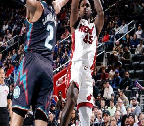 东部第1主场翻车!康宁汉姆空砍31+8+11,鲍威尔36分率队掀翻活塞