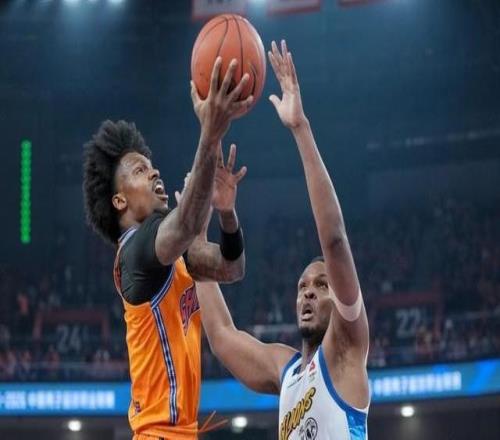 七连胜!上海大鲨鱼用胜利庆祝俱乐部成立三十周年