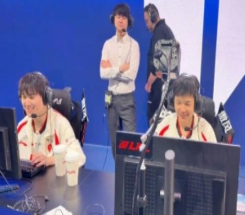 TES分享賽前花絮：JKL和Creme賽前調試原汁原味的中下solo來一段