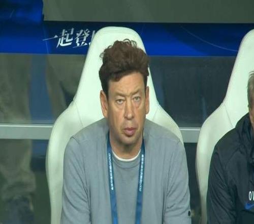 申花5外援出战,戴伟浚有望首秀,破铁桶阵防反击津门虎当决赛踢