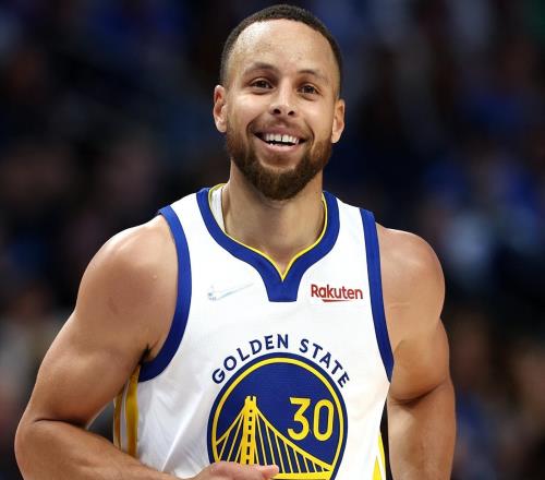 42+6+7+3!库里刷爆NBA纪录,戈登空砍50+10记三分球,约基奇三双