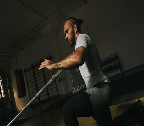 F1中國大獎賽開賽在即，與劉易斯漢密爾頓一同“感受練”