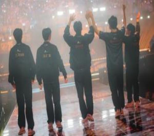 Gumayusi:今年完善了游戏内弱点那些艰难都是为了更好的瞬间