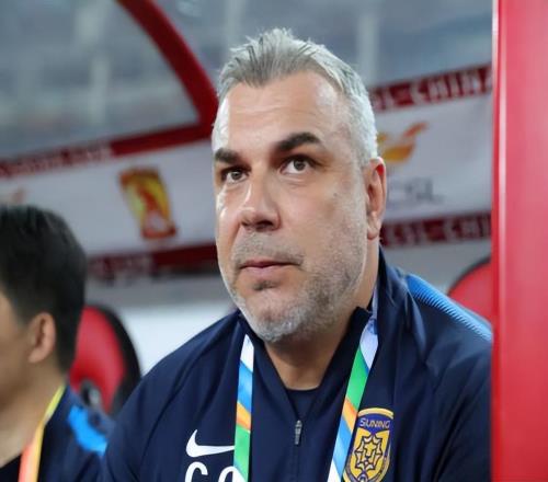 意外！他上賽季還在魯能出戰中超挑大梁，如今卻隻能去二隊踢中乙