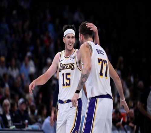 东契奇:里夫斯今晚好像不想投篮,我不知道是为什么