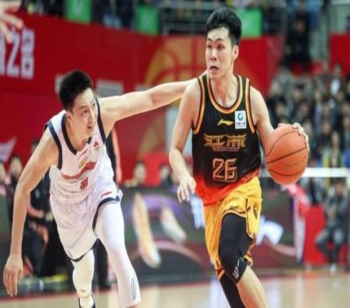 浙江广厦7分险胜江苏!王博拒绝爆冷,塔克31分,胡金秋16分