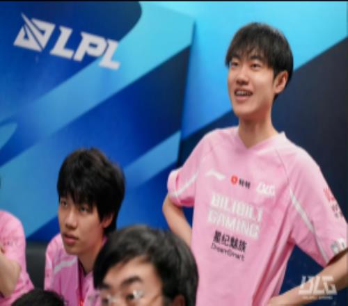 战舰即将集结涵艺爆料:BLG原中辅knightON落笔了