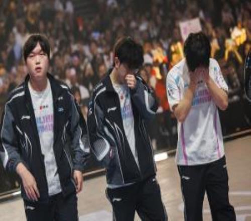 今年的呢去年今天Bin更博：“當太陽升起時就把昨天忘掉”