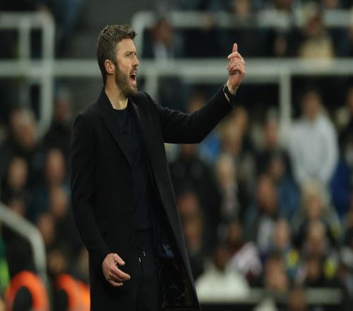 一日英超动向:桑乔问题导致曼联巨亏无比,蓝军买9号又买错了