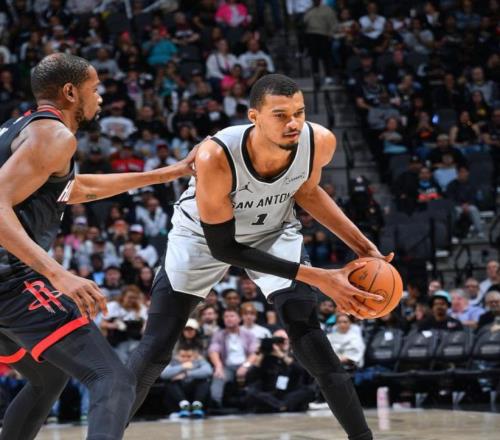 狂输25分!马刺三杀火箭,杜兰特12中7,文班29+4帽打爆申京