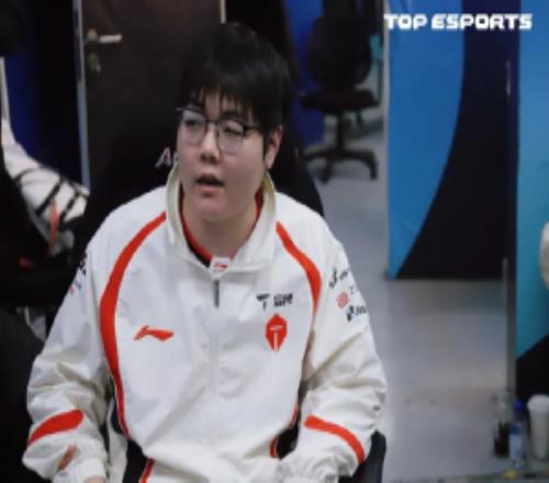 369发文：小组赛不是很顺利但一直在磨合，后面继续加油吧