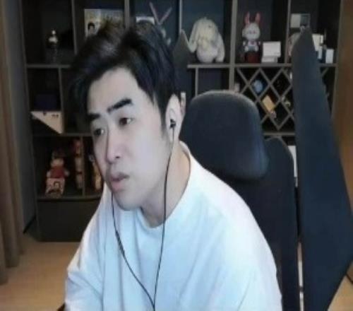 LPL緬北北川經(jīng)紀(jì)人銳評(píng)朱開(kāi)LPL青訓(xùn)基地：2026第六天聽(tīng)到的最好笑的冷笑話