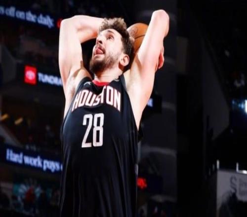 杜兰特缺阵探花郎打铁，申京39+16+5力挽狂澜，火箭双杀步行者