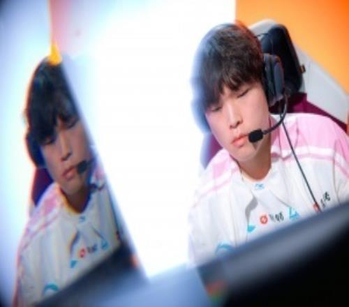 就這四局的表現他證明了自己！Bin昨日發言將在決賽日證明自己是世一上