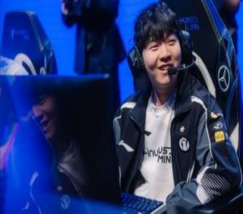 有點災難！Rookie永恩對線被兩度單殺狂送051：全場傷害僅6600