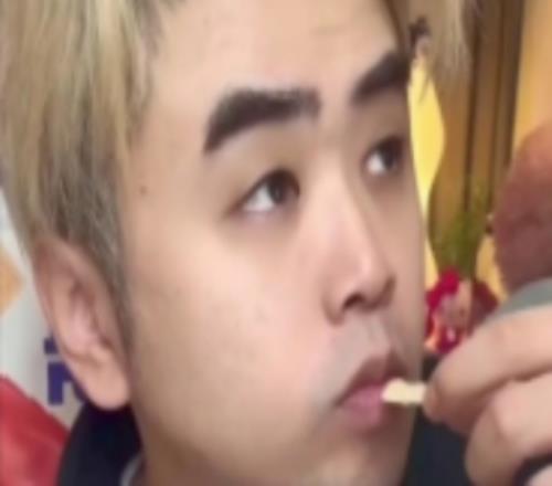 涵藝：現在市麵上最好打野就是Tian朱開：jiejie更適合WBG