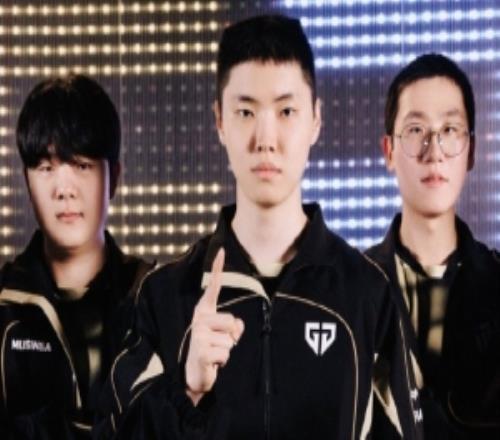 解說毛毛：嚴厲的gen大哥，3把速通太嚇人了，chovy一次沒死過！