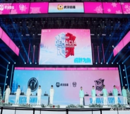 主持人劉航分享德杯返圖：2026的第一天跟德杯一起過