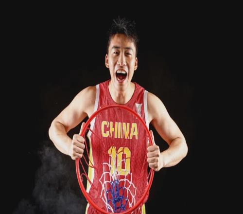 10人留洋！中國(guó)男籃終于走出去了！