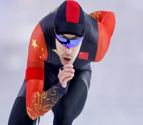 体坛联播斯洛特首度公开回应萨拉赫,曼联4比1大胜狼队