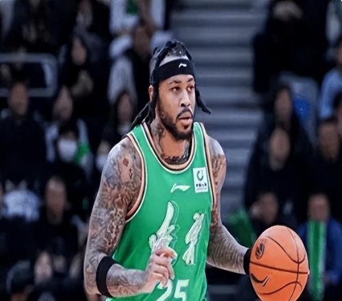 遼籃8672勝吉林，結(jié)束四連敗，楊鳴卻高興不起來，一臉愁容