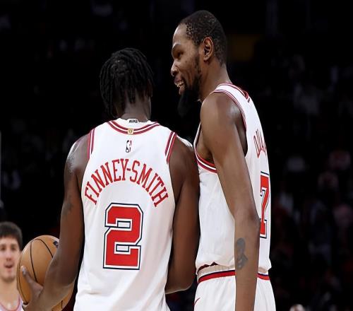 复出后的状态堪称灾难,火箭锋线新援的情况真是令人非常担心