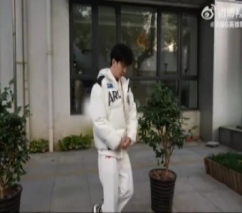 WBG分享Elk德杯拍摄花絮:Bin你现在怎么穿那么帅