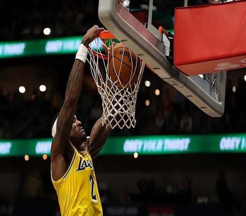 明明场上作用相当明显,结果湖人锋线大闸差点都打不了比赛了