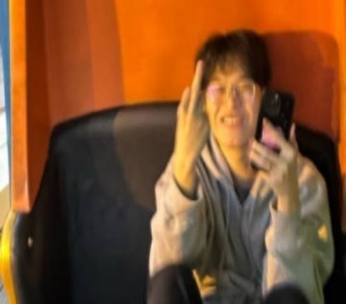 Ahn：can神讓你上臺(tái)給我亮中指我只能帶著你的力量沖季后賽了！