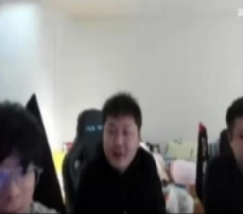 Yagao聊BLG:赛训组压力只在超话,听说lvmao要被撤了