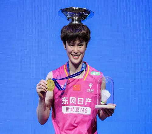 擊敗世界第一奪冠！中國女羽25歲王牌復(fù)仇背后：回去繼續(xù)出操