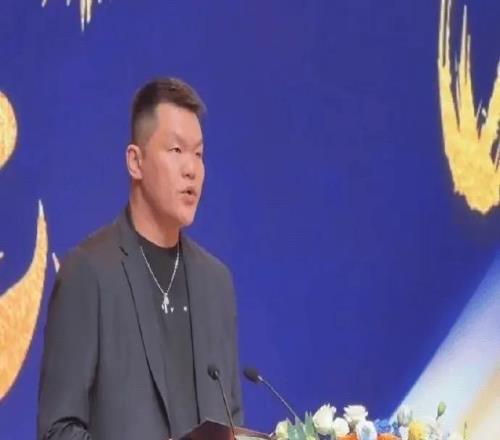 直击广东出征仪式!朱芳雨摊牌夺冠,杜锋下军令状,菜单整活辽篮