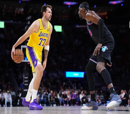 东契奇轰60分创多项神迹:8连胜期间均41分!赛后瘫坐:我太累了