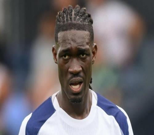 邮报:如果冬窗未能卖掉比苏马,热刺打算激活一年续约选项