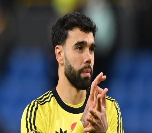 仅用110场首发,拉亚是最快收获50场零封的阿森纳门将